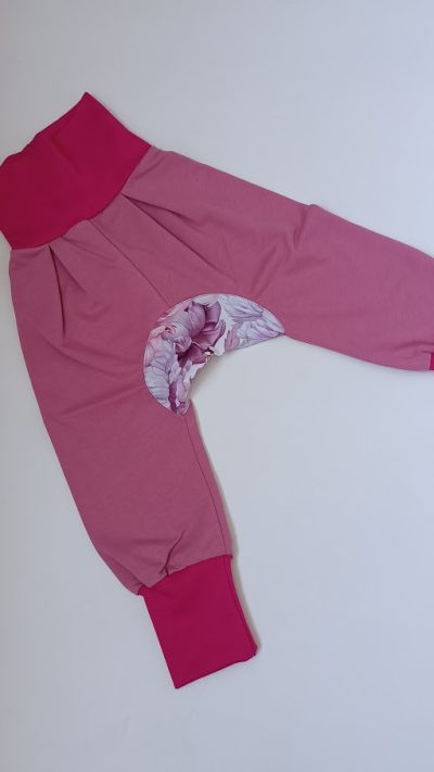 Möbius Popófoltos kisnadrág 4-es méret: 3,5 év – 5 éves korig pink pünkösdi rózsák